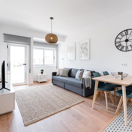 Guestready - City Retreat With A Balcony Porto Bagian luar foto