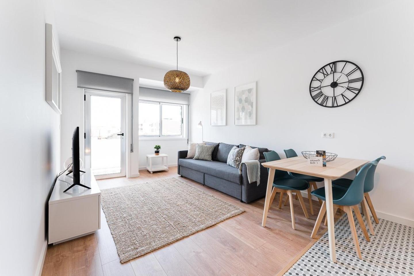 Guestready - City Retreat With A Balcony Porto Bagian luar foto