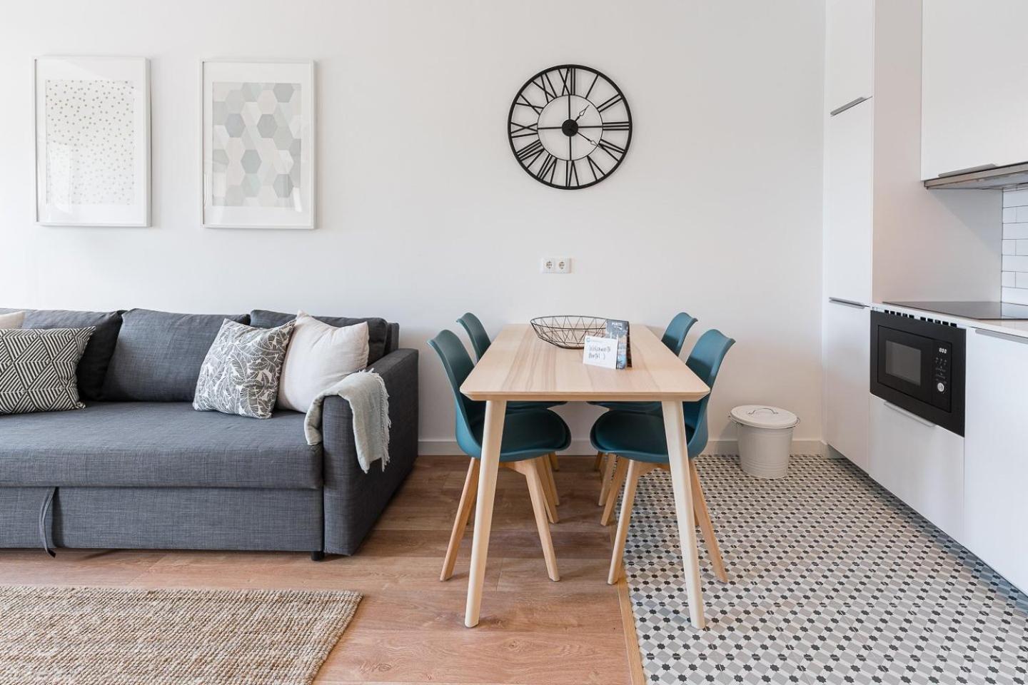 Guestready - City Retreat With A Balcony Porto Bagian luar foto